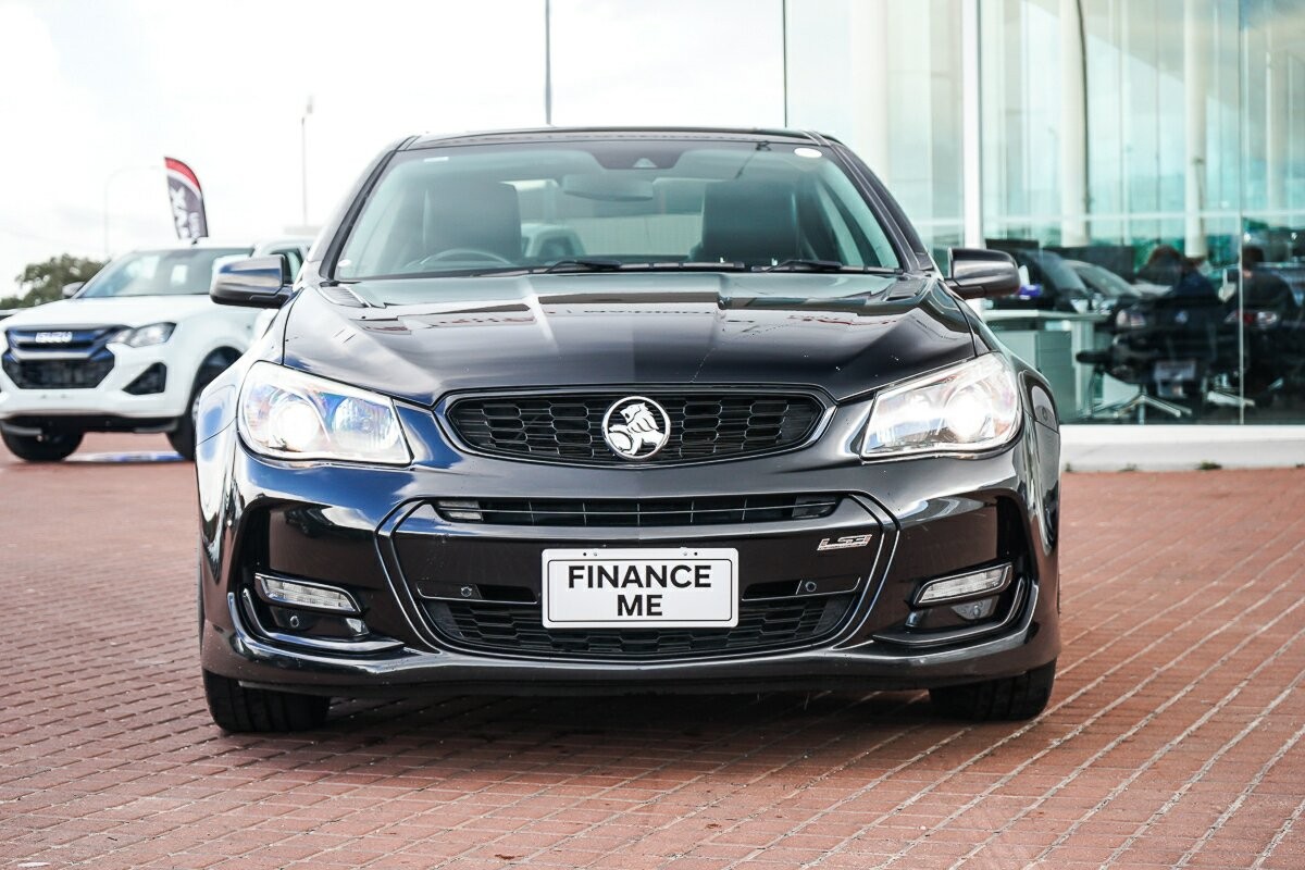 Holden Commodore image 3