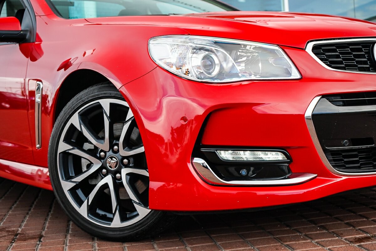 Holden Commodore image 2