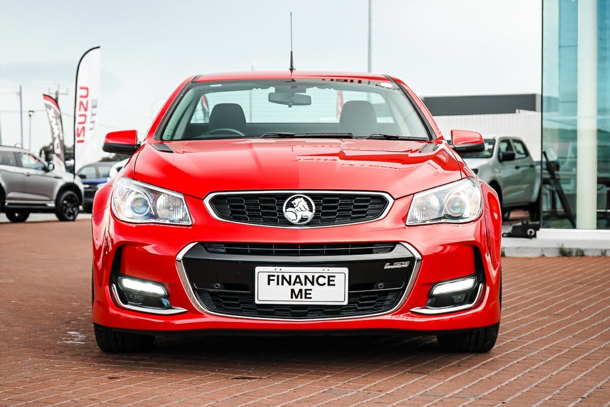 Holden Commodore image 3