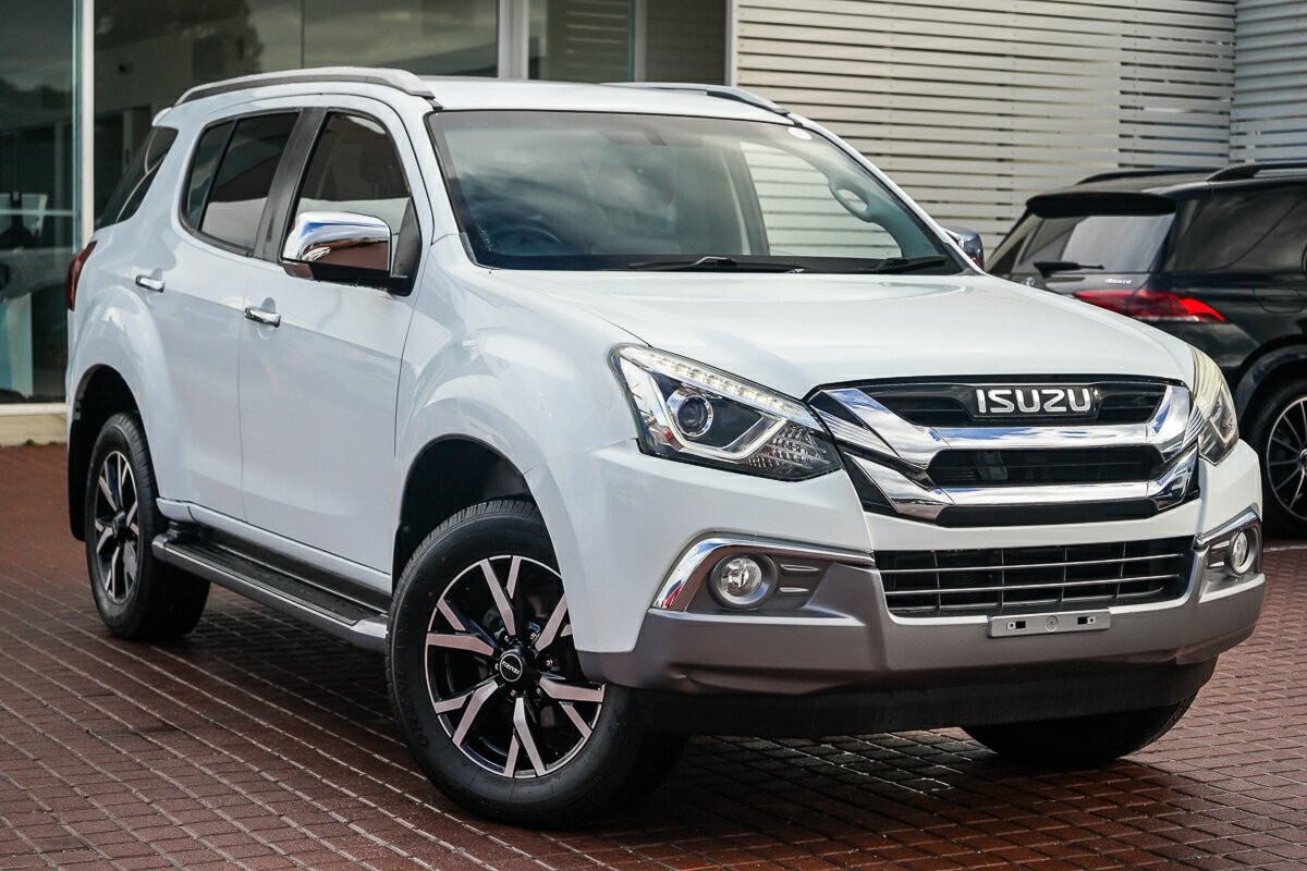 Isuzu Mu-x image 1