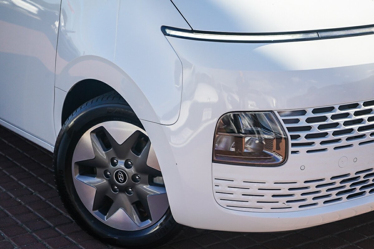 Hyundai Staria image 2