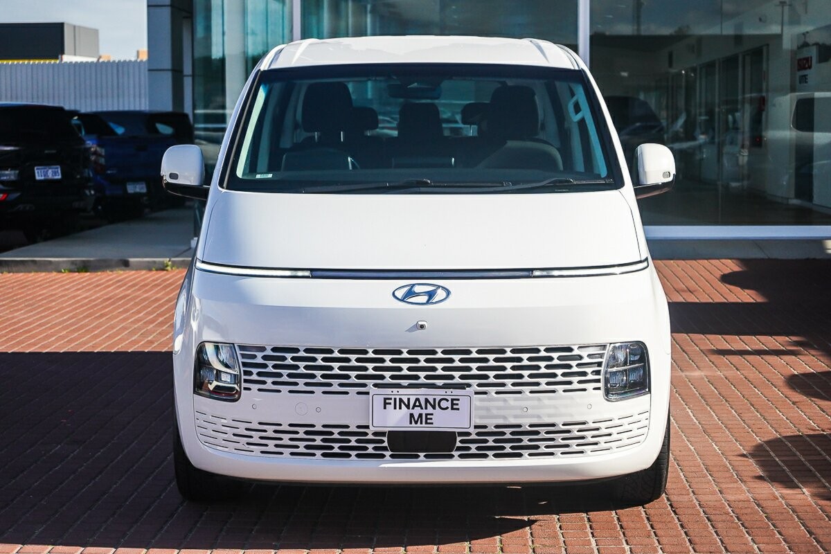 Hyundai Staria image 3