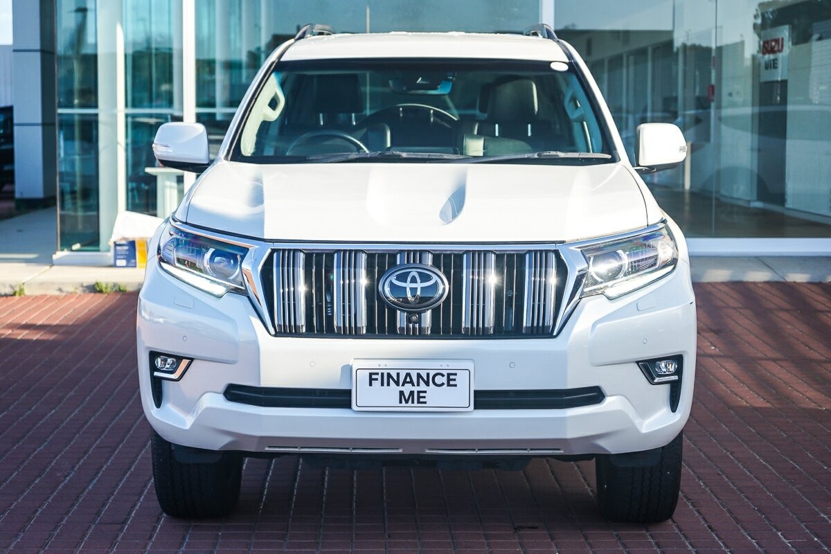 Toyota Landcruiser Prado image 3