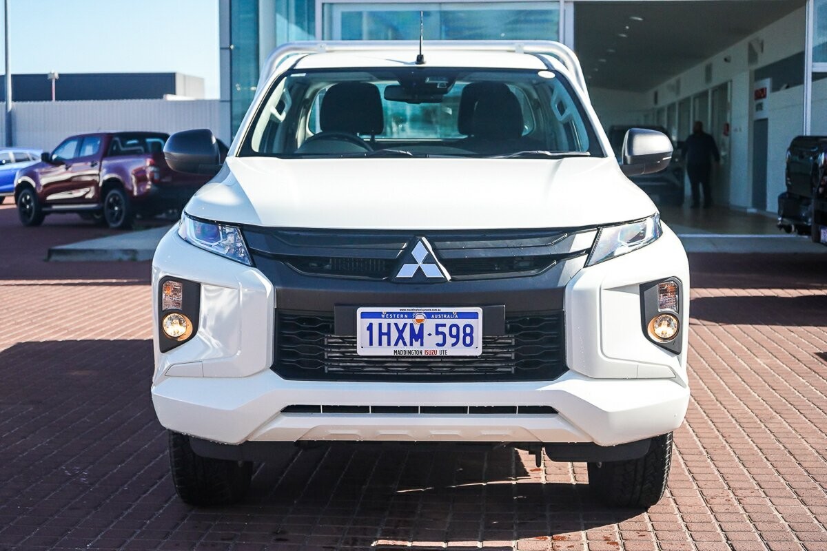 Mitsubishi Triton image 3