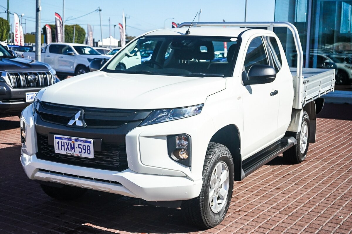 Mitsubishi Triton image 4