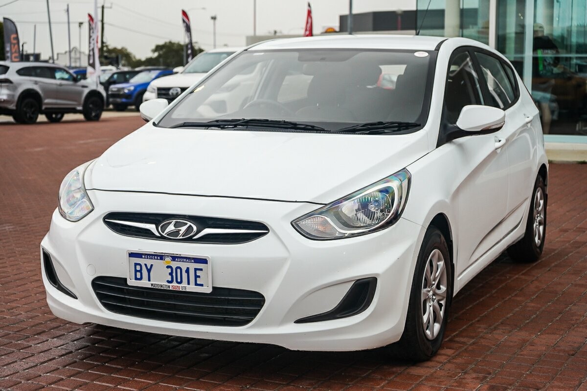 Hyundai Accent image 4