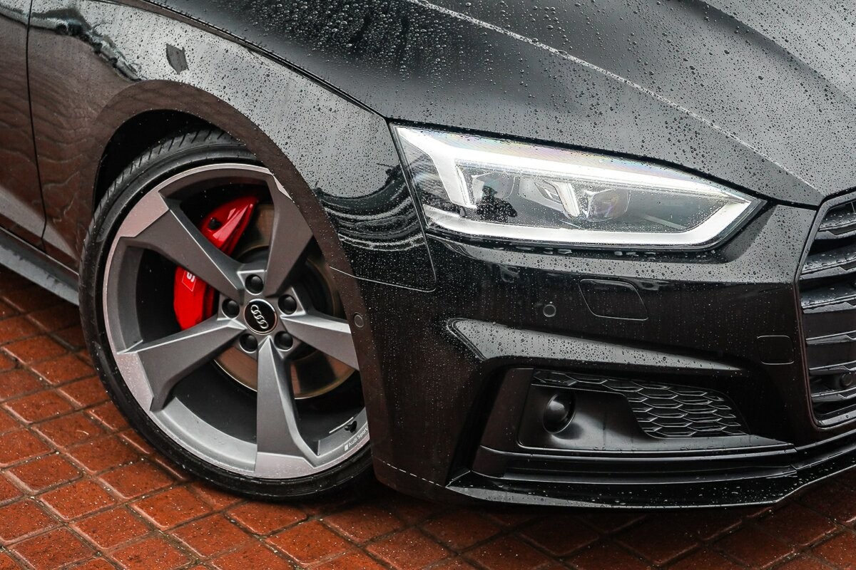 Audi S5 image 2