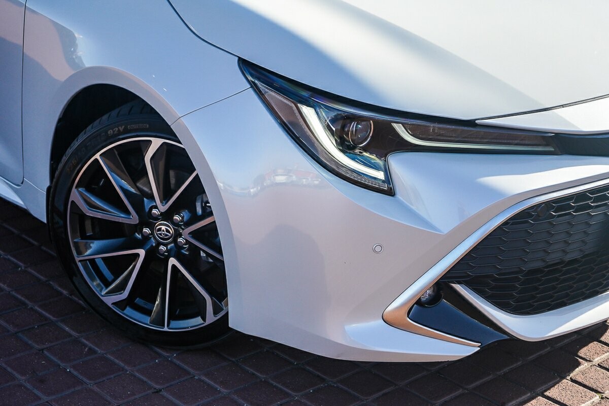 Toyota Corolla image 2