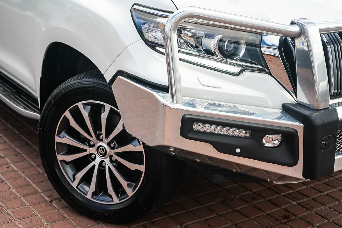 Toyota Landcruiser Prado image 2