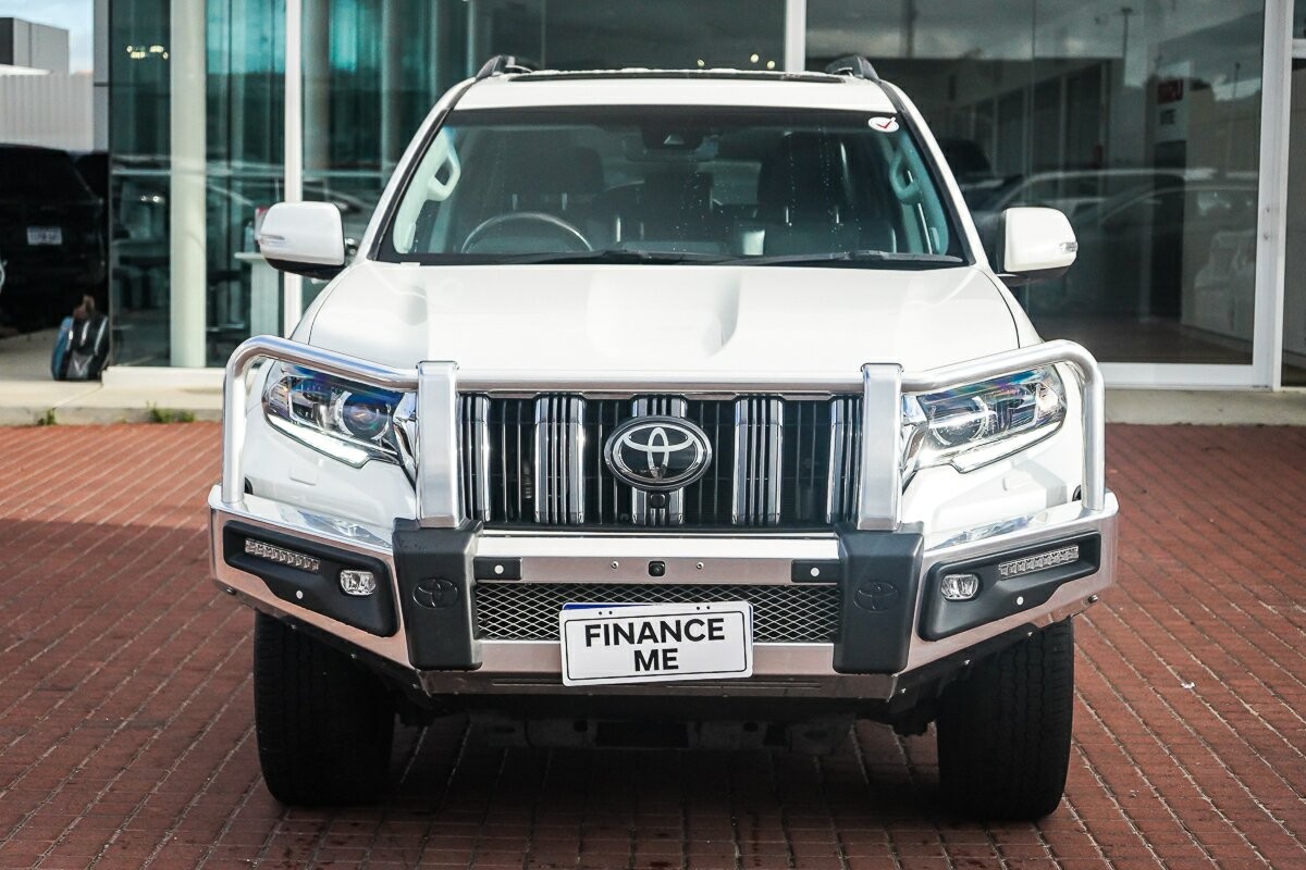 Toyota Landcruiser Prado image 3