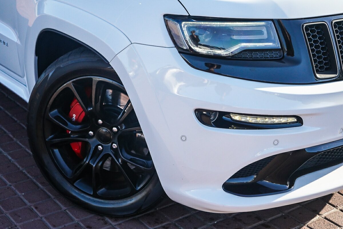 Jeep Grand Cherokee image 2