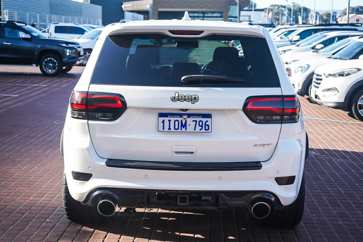 Jeep Grand Cherokee image 3