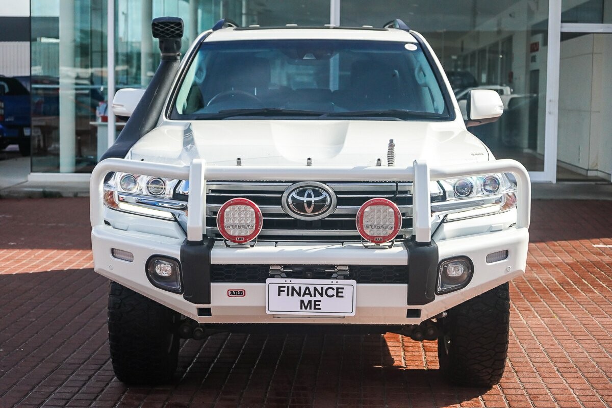 Toyota Landcruiser image 3