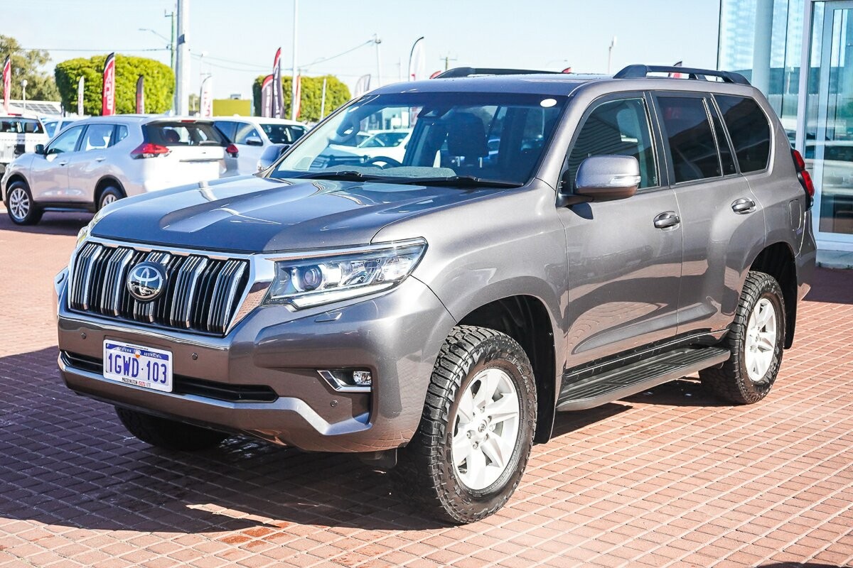 Toyota Landcruiser Prado image 4