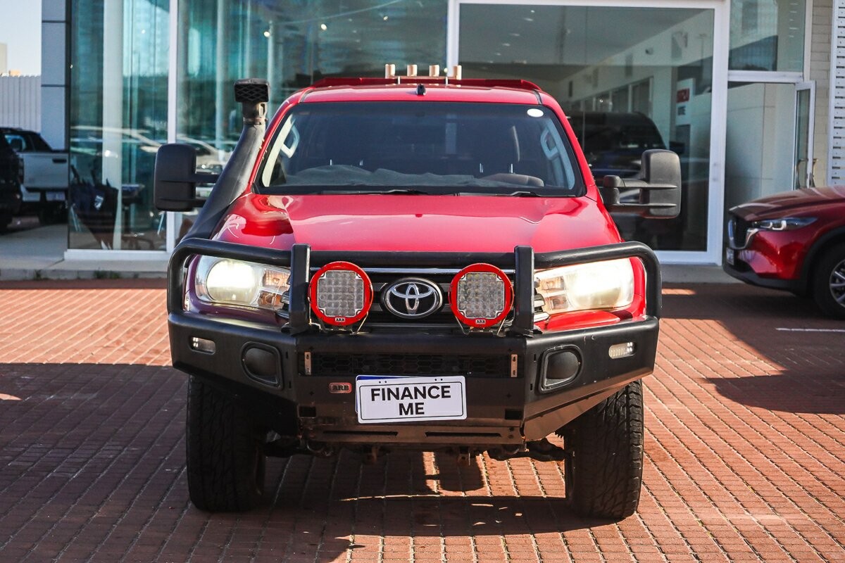 Toyota Hilux image 3