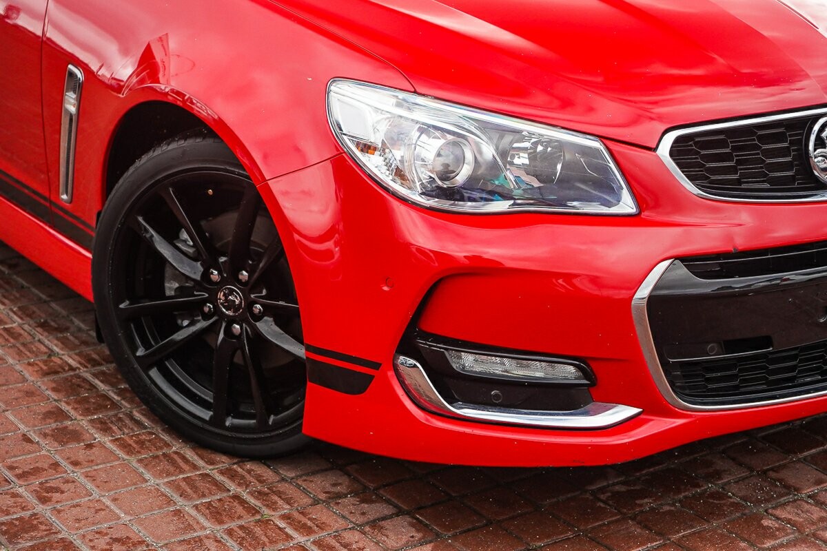 Holden Commodore image 2