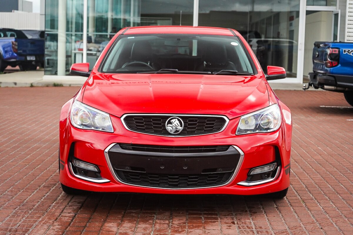 Holden Commodore image 3