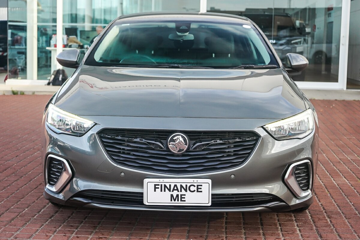 Holden Commodore image 3
