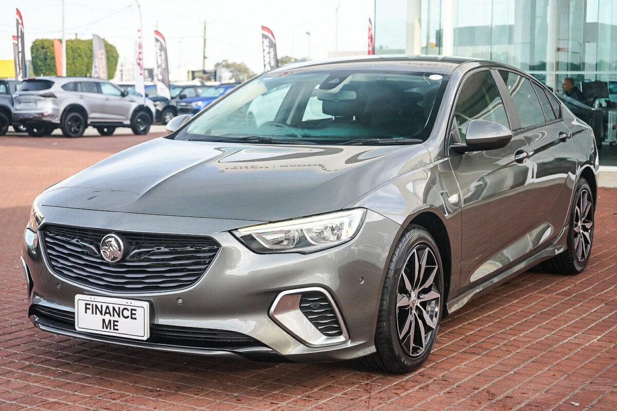Holden Commodore image 4