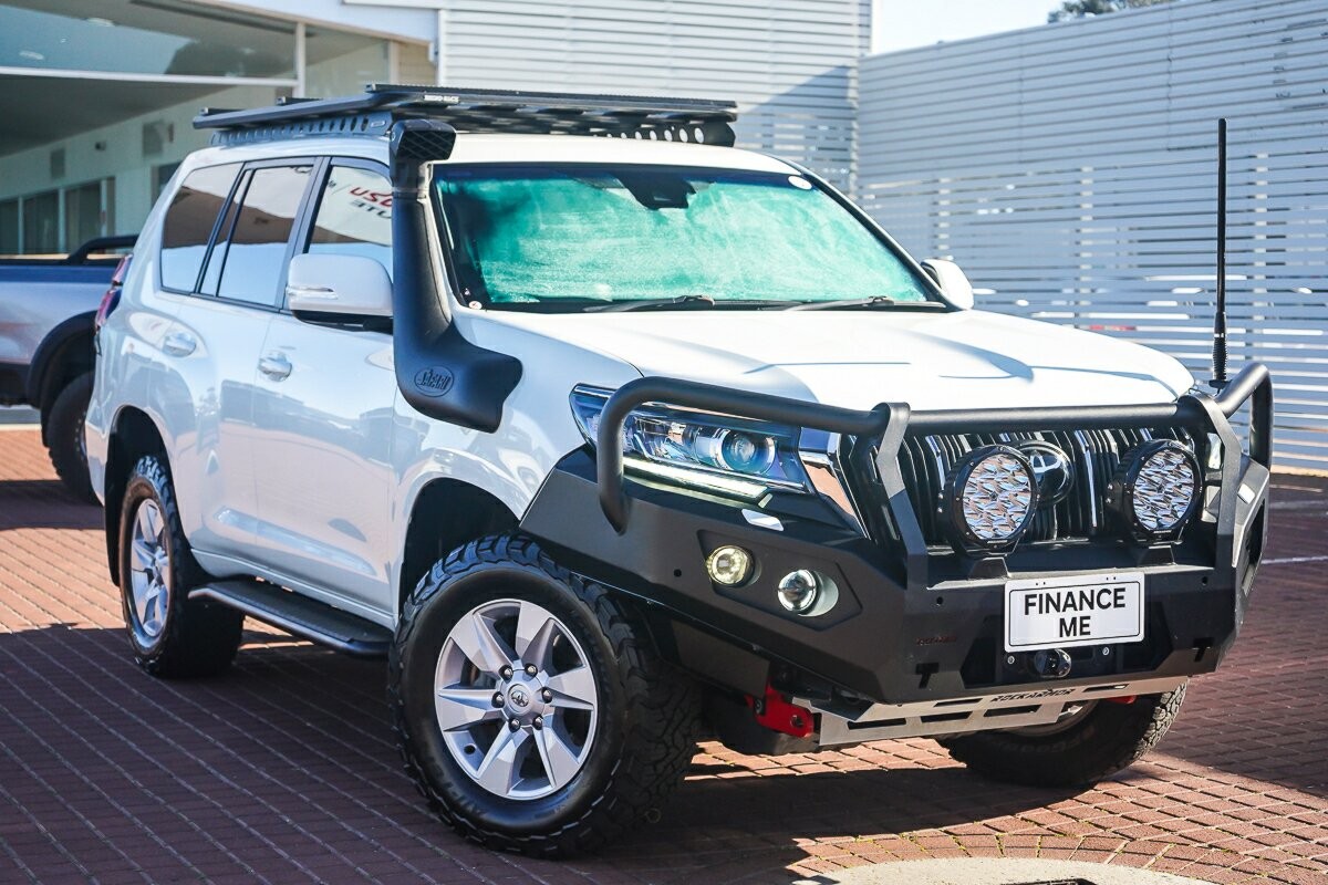 Toyota Landcruiser Prado image 1