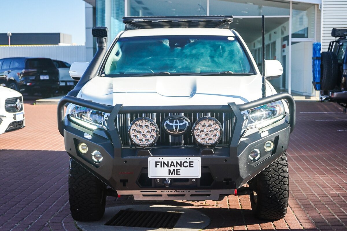 Toyota Landcruiser Prado image 3