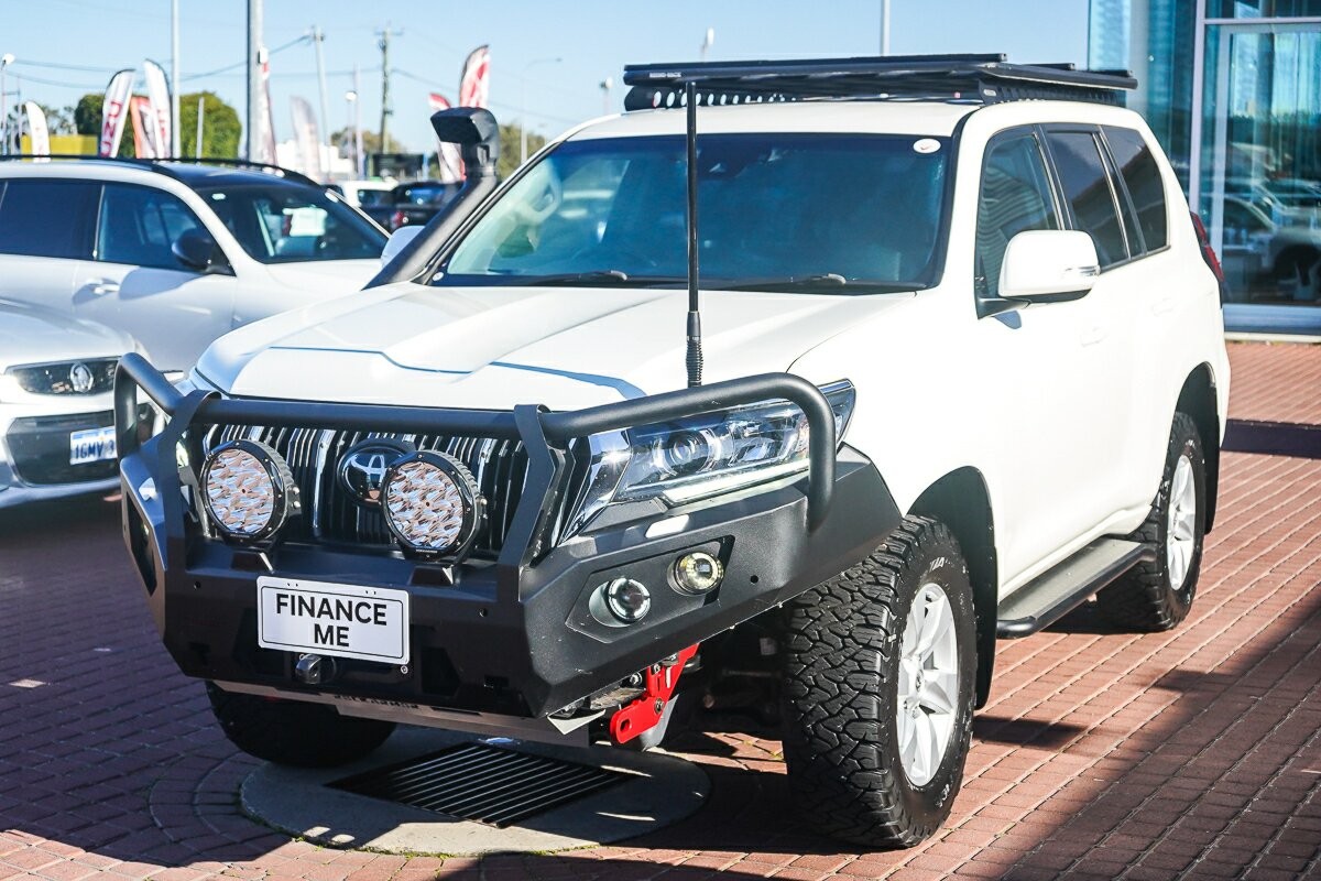 Toyota Landcruiser Prado image 4