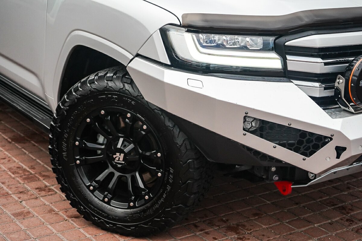 Toyota Landcruiser image 2