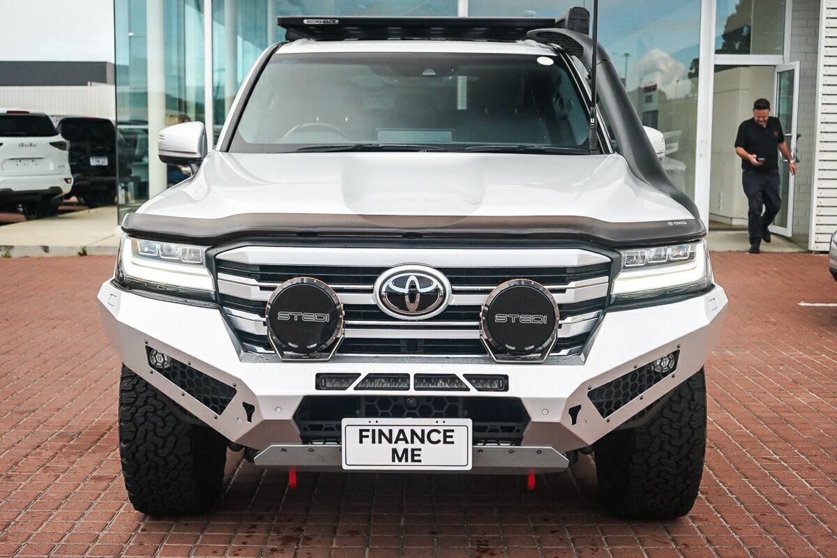 Toyota Landcruiser image 3