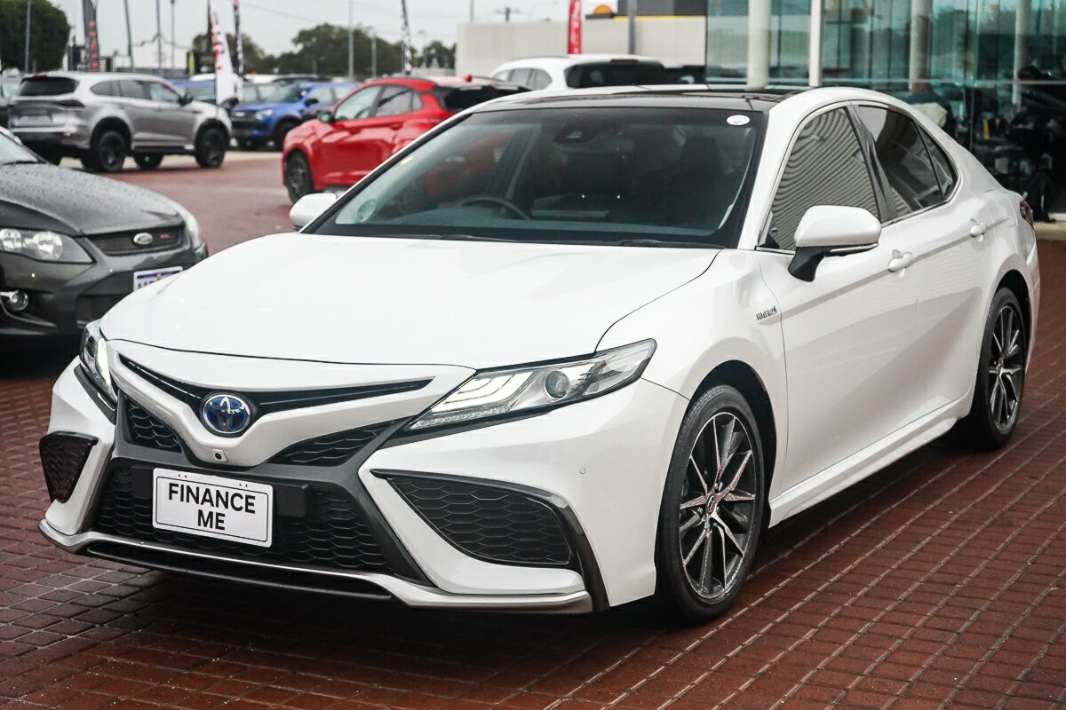 Toyota Camry image 4