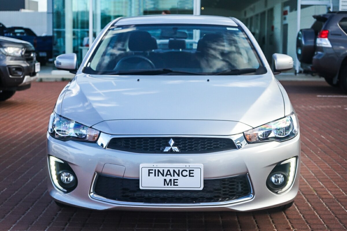 Mitsubishi Lancer image 3
