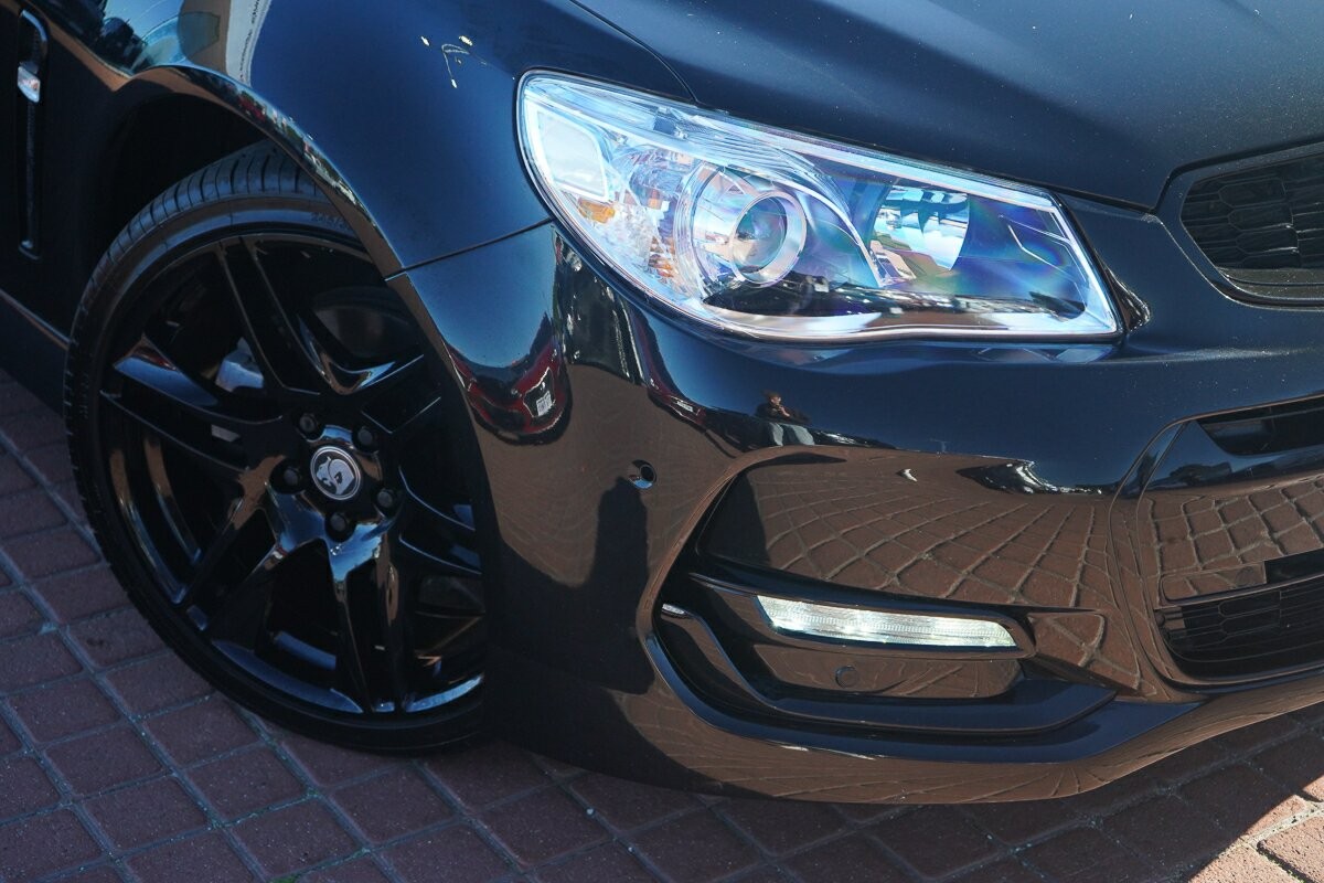 Holden Commodore image 2