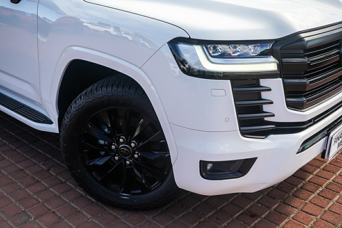 Toyota Landcruiser image 2