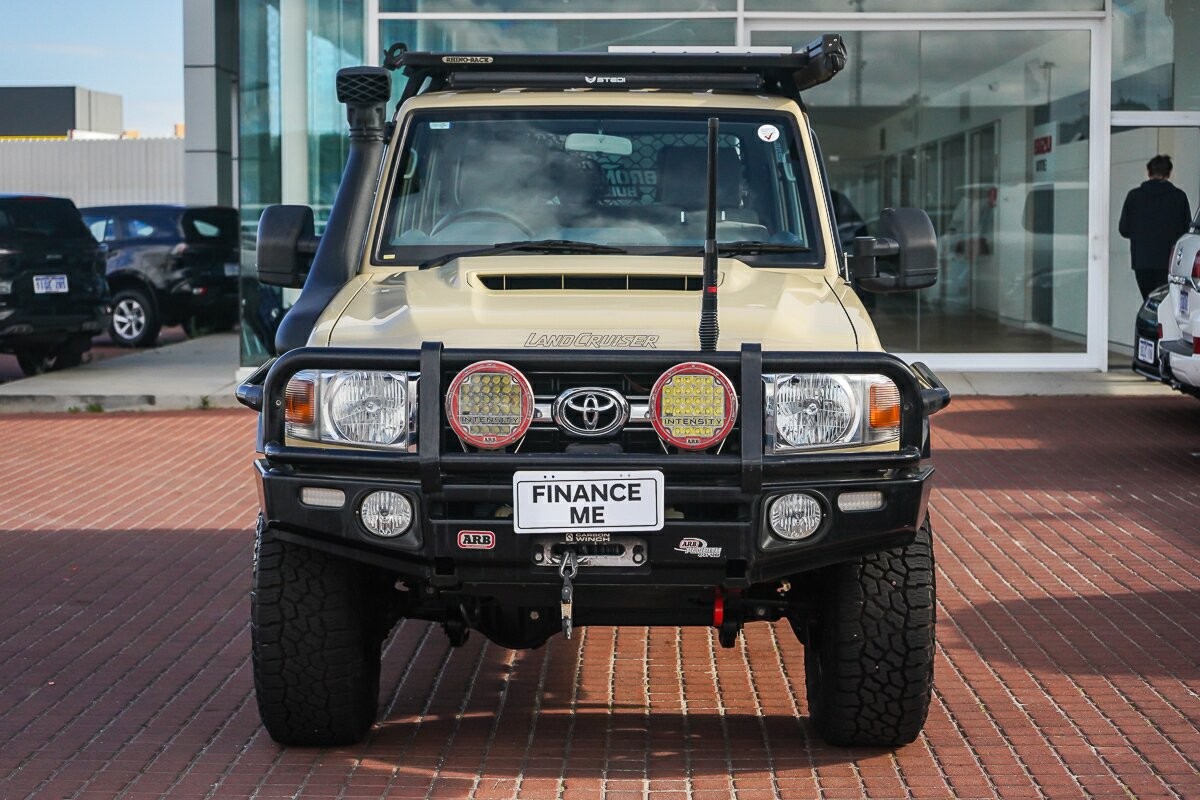 Toyota Landcruiser image 3