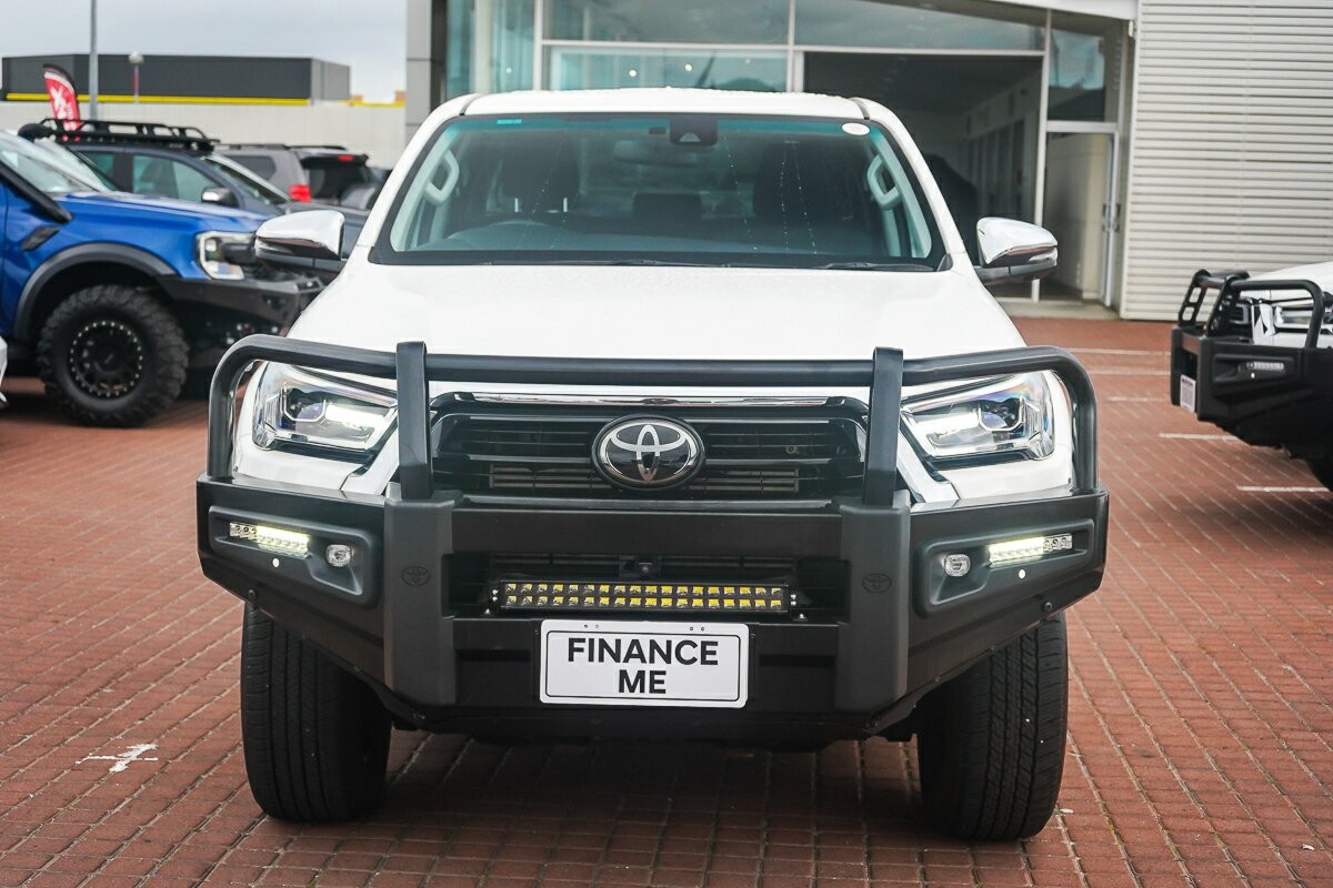 Toyota Hilux image 3