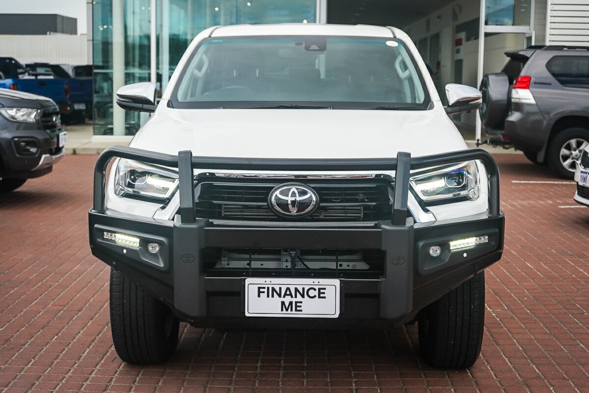 Toyota Hilux image 3