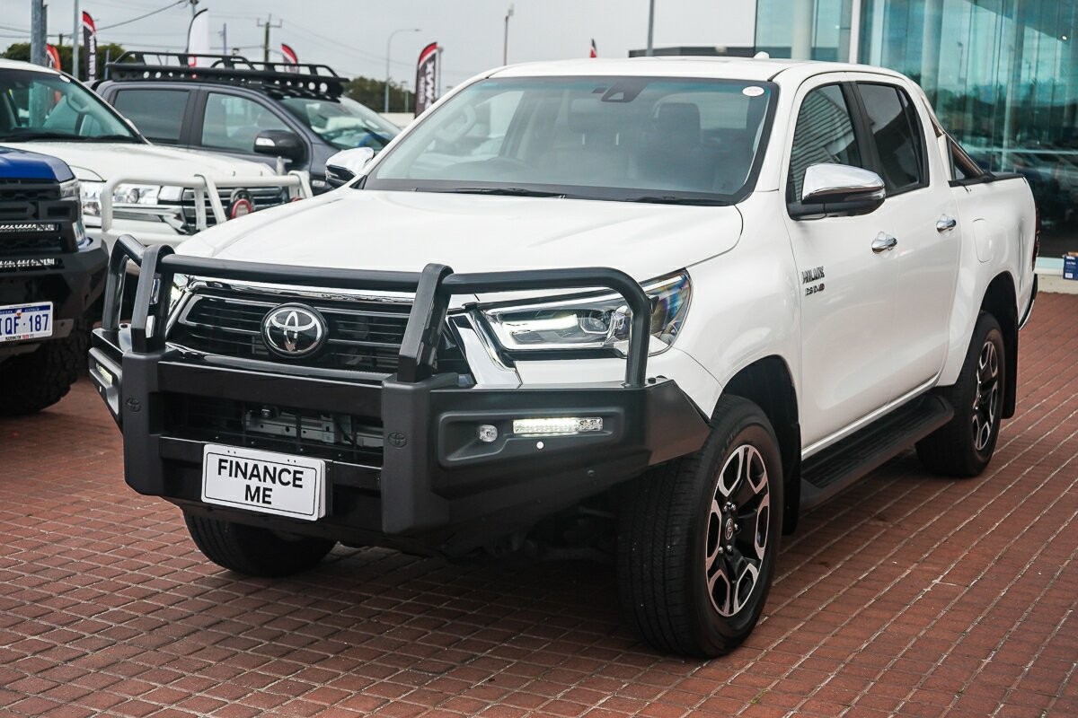 Toyota Hilux image 4