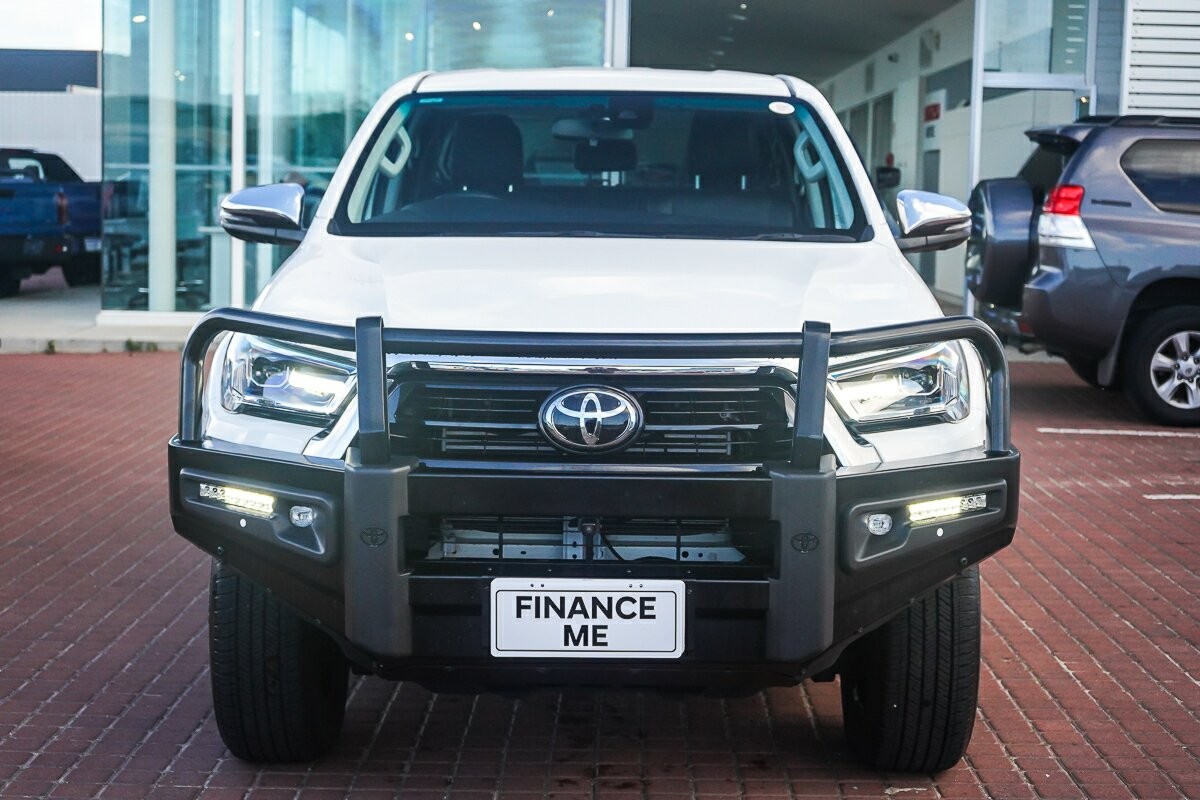 Toyota Hilux image 3