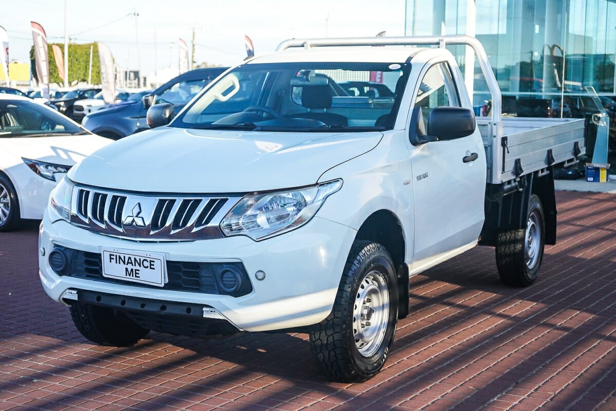 Mitsubishi Triton image 1