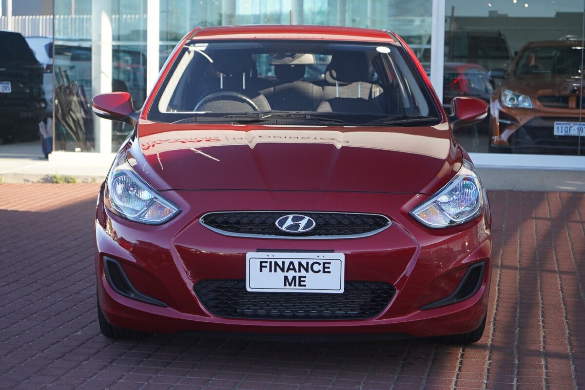 Hyundai Accent image 3
