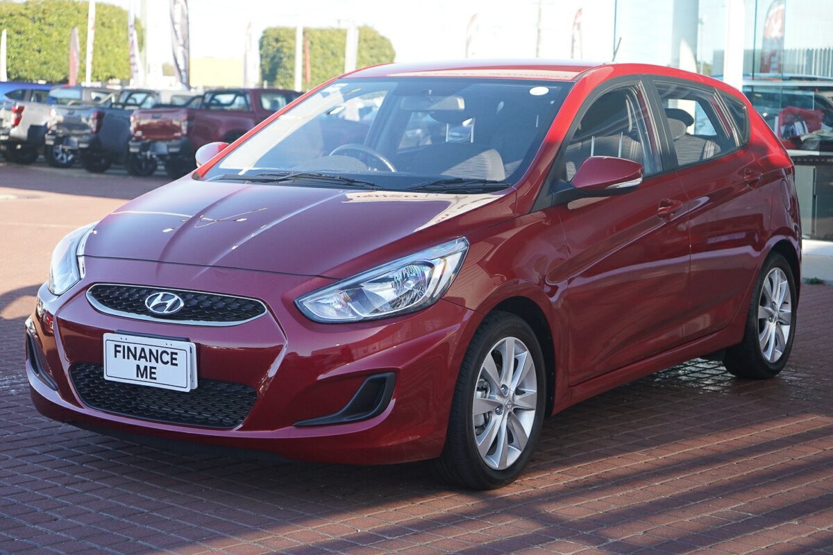 Hyundai Accent image 4