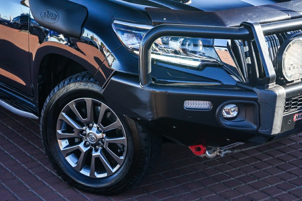 Toyota Landcruiser Prado image 2