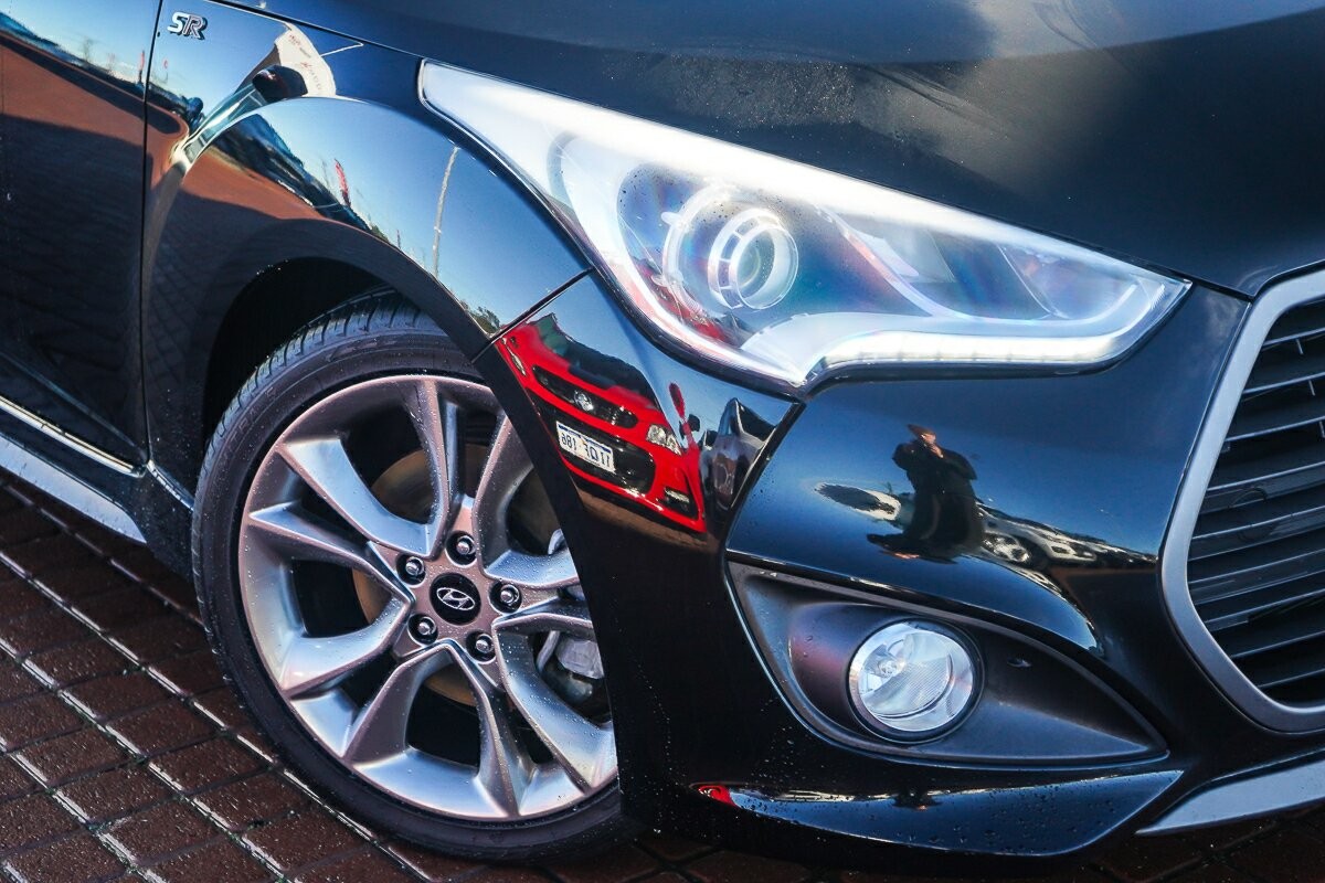 Hyundai Veloster image 2