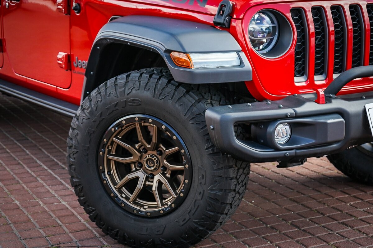 Jeep Gladiator image 2