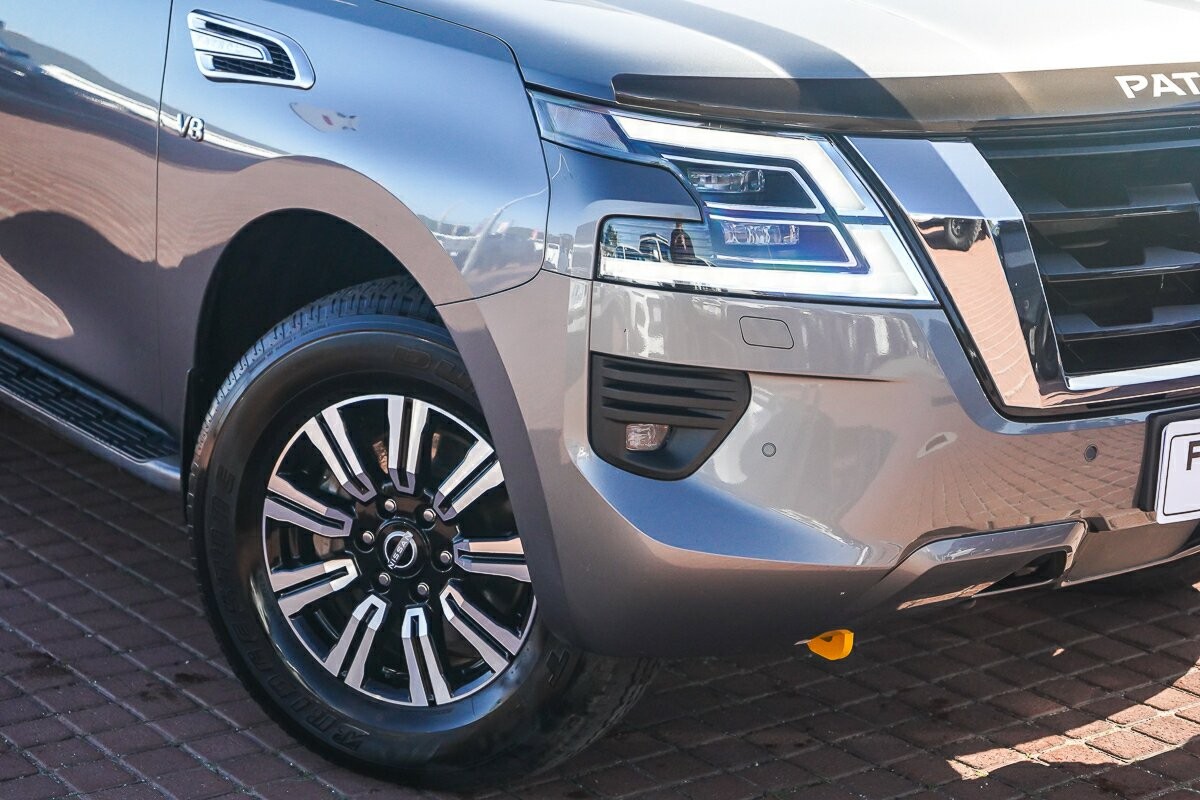 Nissan Patrol image 2