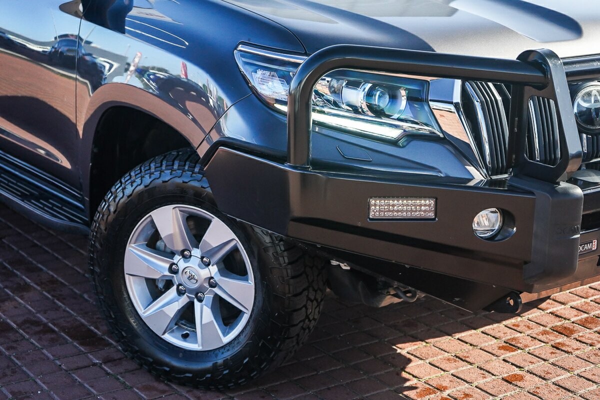 Toyota Landcruiser Prado image 2