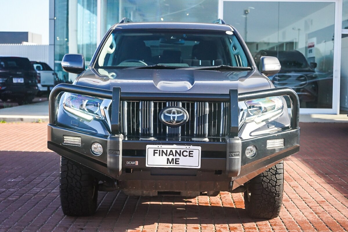 Toyota Landcruiser Prado image 3