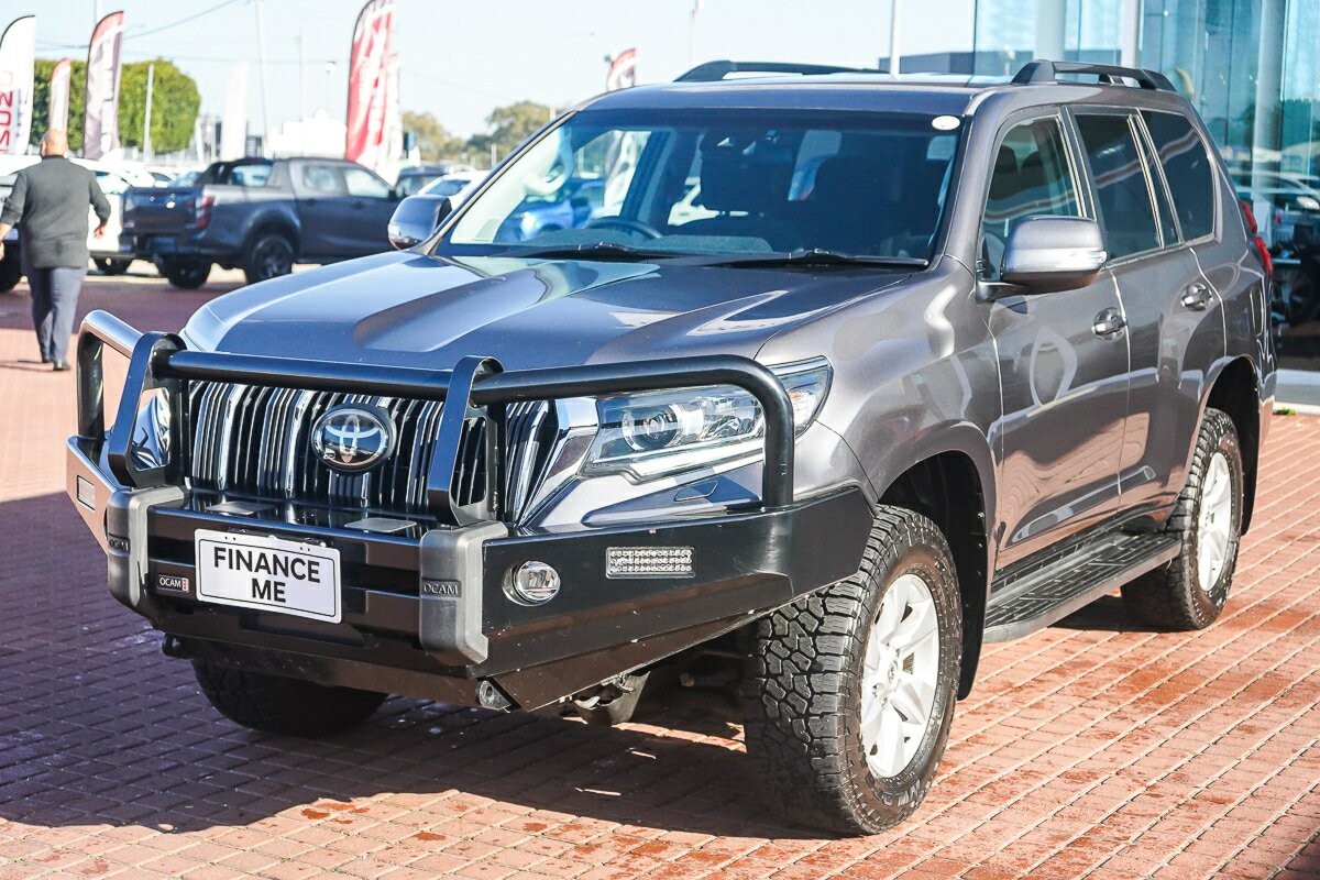 Toyota Landcruiser Prado image 4