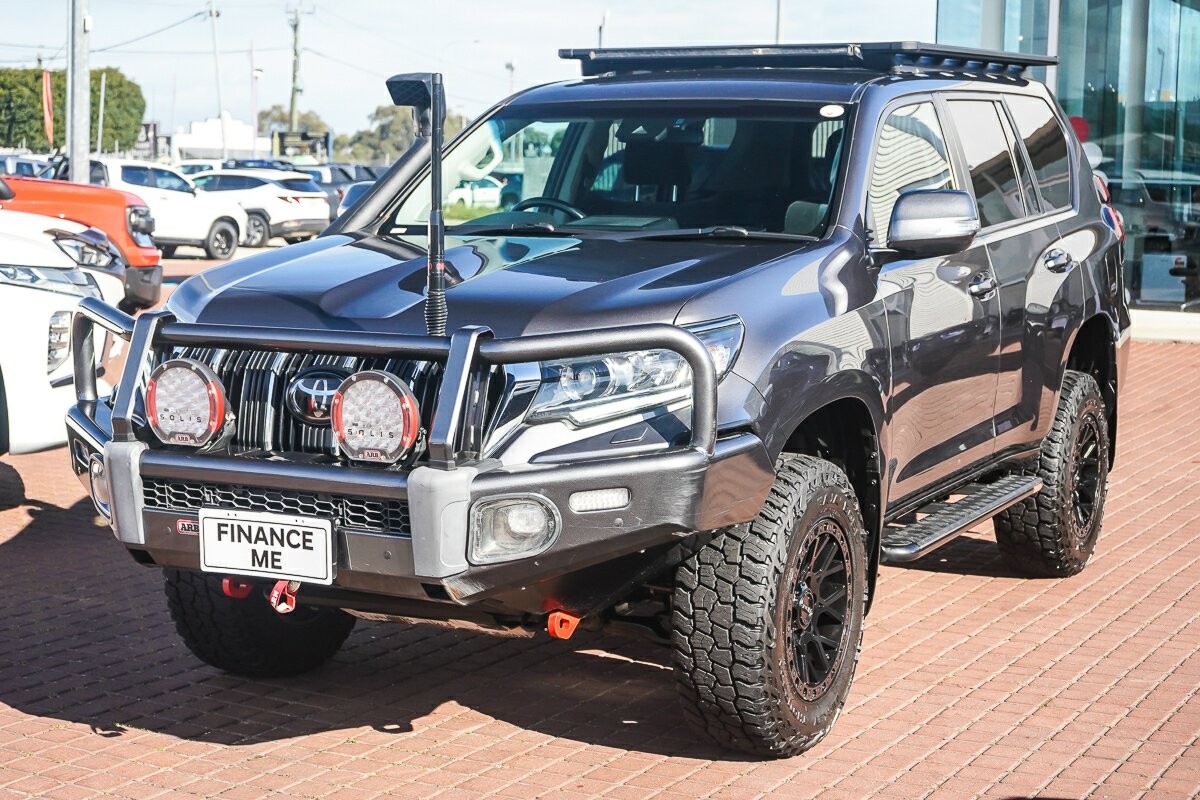 Toyota Landcruiser Prado image 4