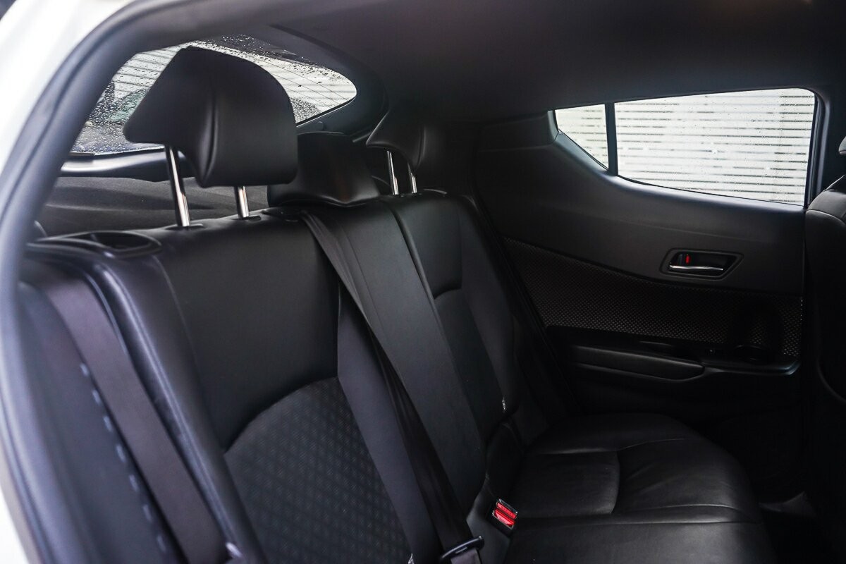 Toyota C-hr image 4