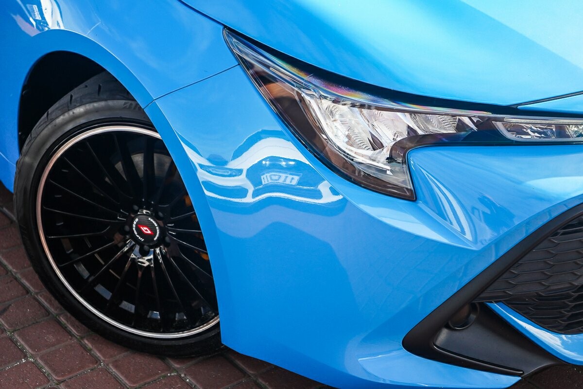 Toyota Corolla image 2